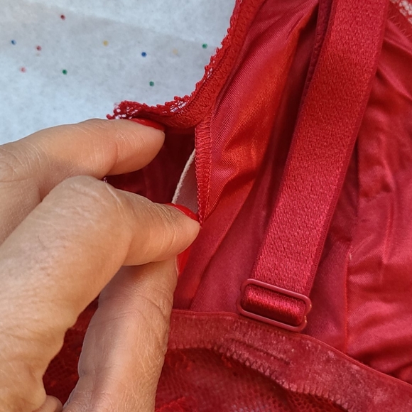 🥳LAST ONE🥳BUY 1 GET 1 FREE VICTORIA SECRET RED CROCHET BRA - Picture 8 of 11